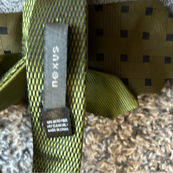 Bundle of 8 men’s vintage ties skinny widths ranging from 1.75”-3” - Picture 9 of 11